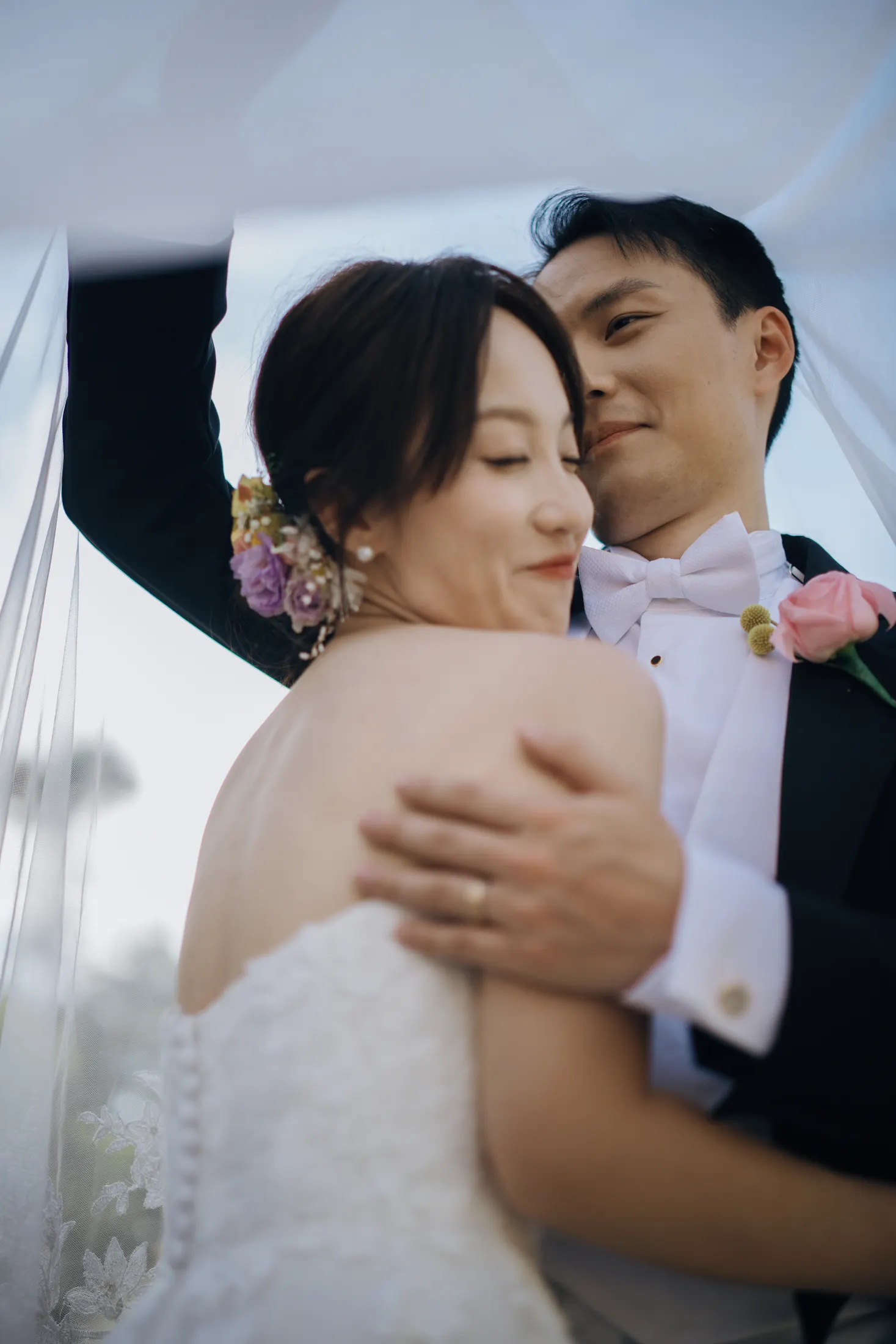 Newlywed portraits in Barnatt Hill