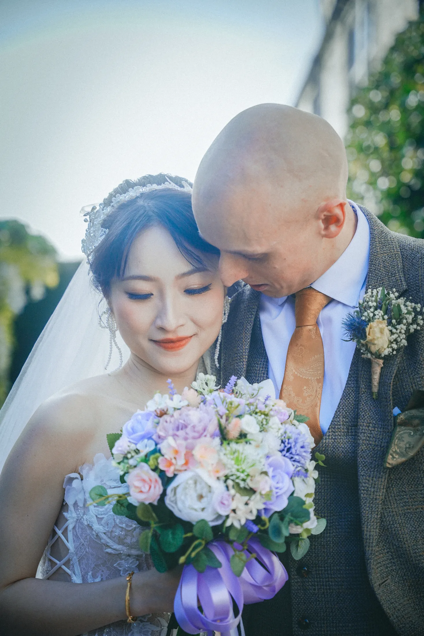 Newlywed portraits in Gretna Green